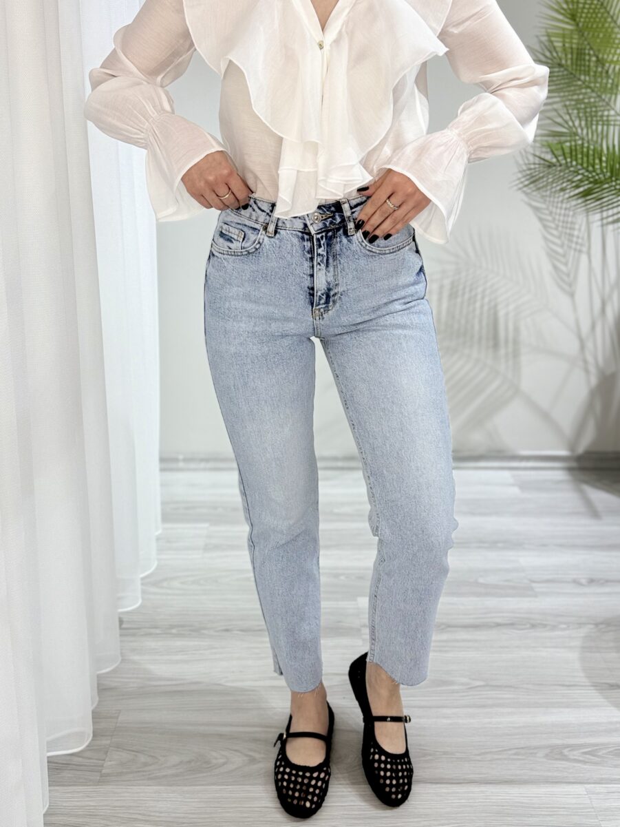 Açık Mavi Boy Fit Kesik Paça Jean