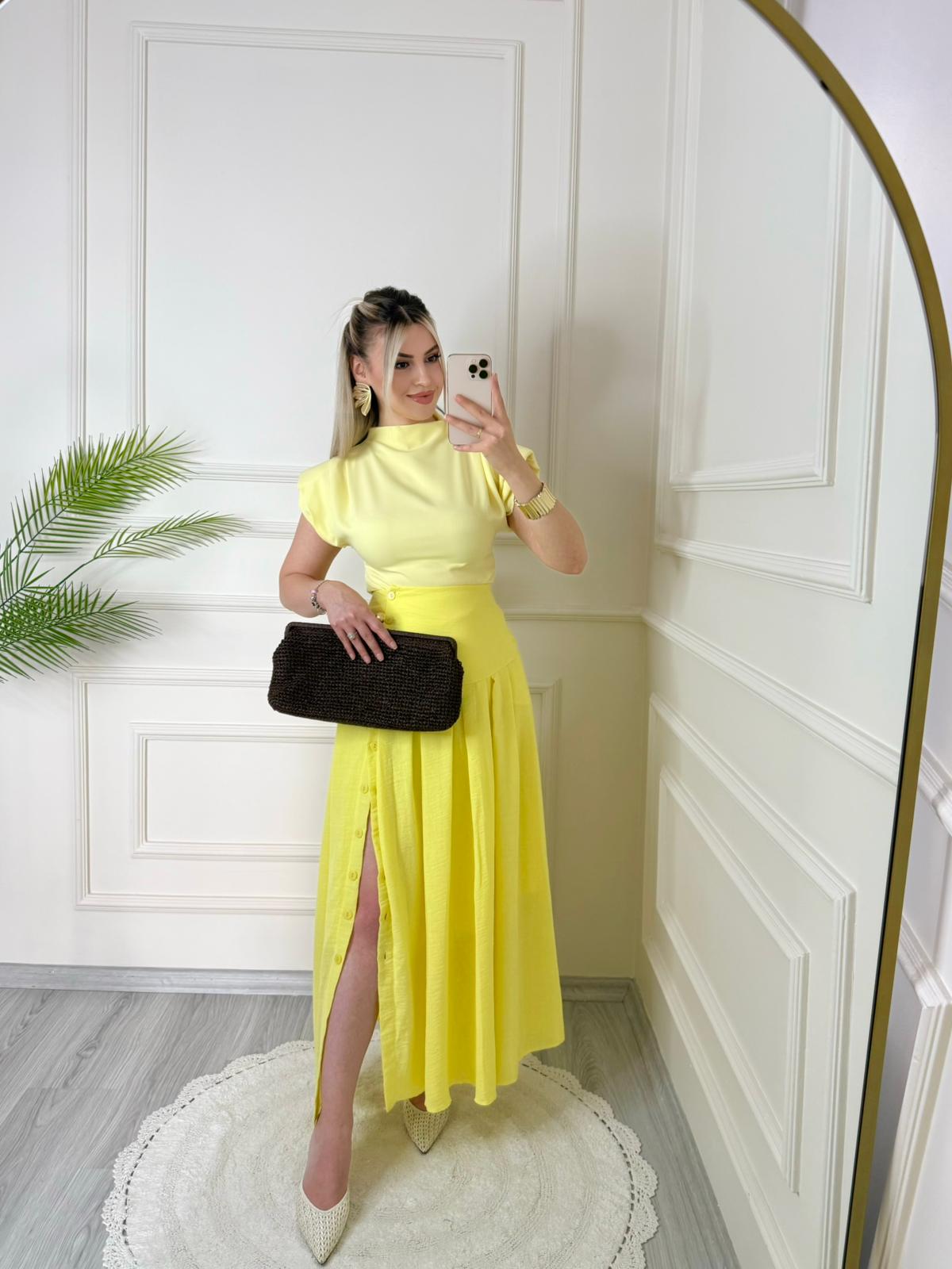 Sarı Düğme Detaylı Kloş Etek 1 Sarı Düğme Detaylı Kloş Etek