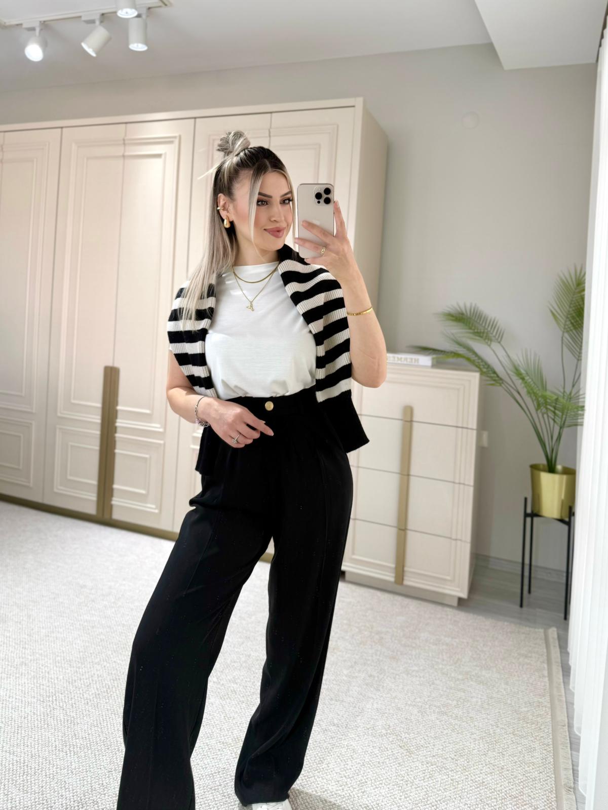 Siyah Gold Düğme Detaylı Palazzo Pantolon 3 Siyah Gold Düğme Detaylı Palazzo Pantolon - Görsel 3