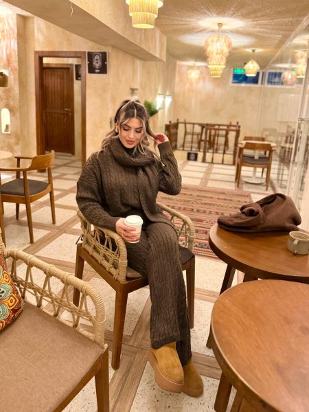 En Yeniler 55 Kahve Atkılı Saç Örgü Pantolon Kazak Takım