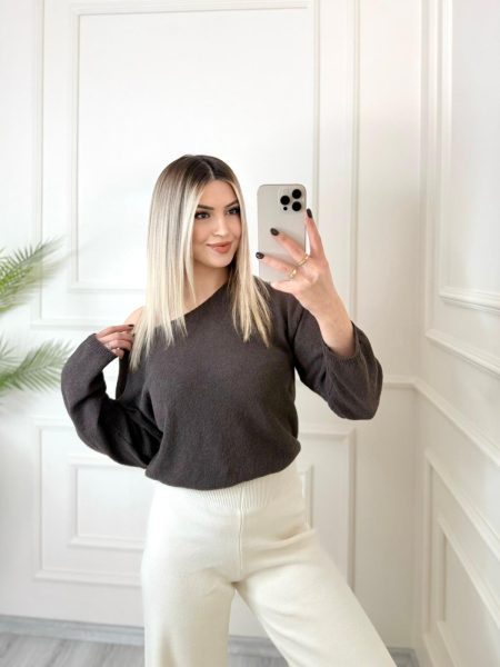 En Yeniler 41 Kahverengi Shire Yakası Dikişsiz Triko