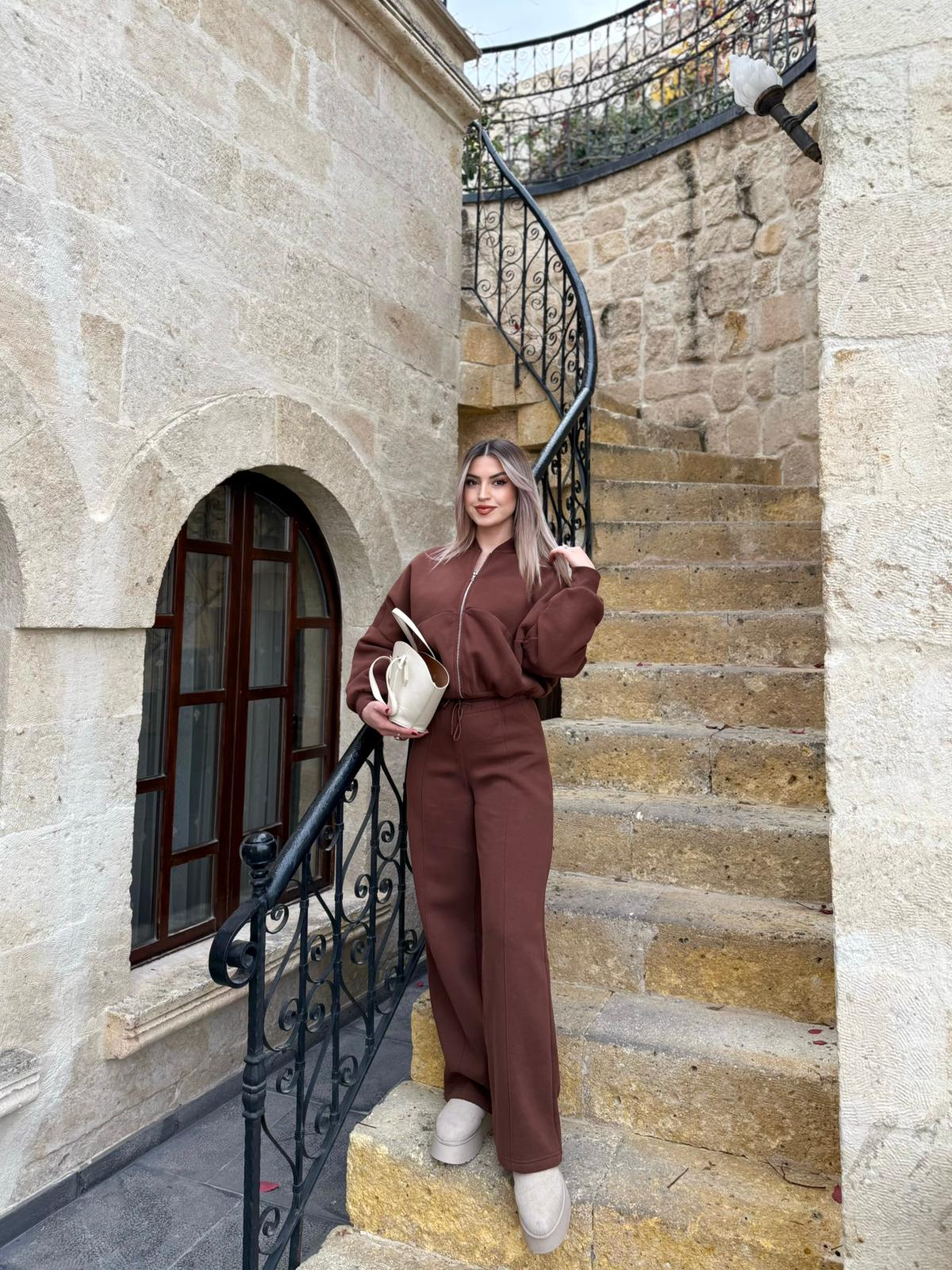 Kahverengi Önü Dikiş Detaylı Pantolon Sweat Takım 2 Kahverengi Önü Dikiş Detaylı Pantolon Sweat Takım - Görsel 2