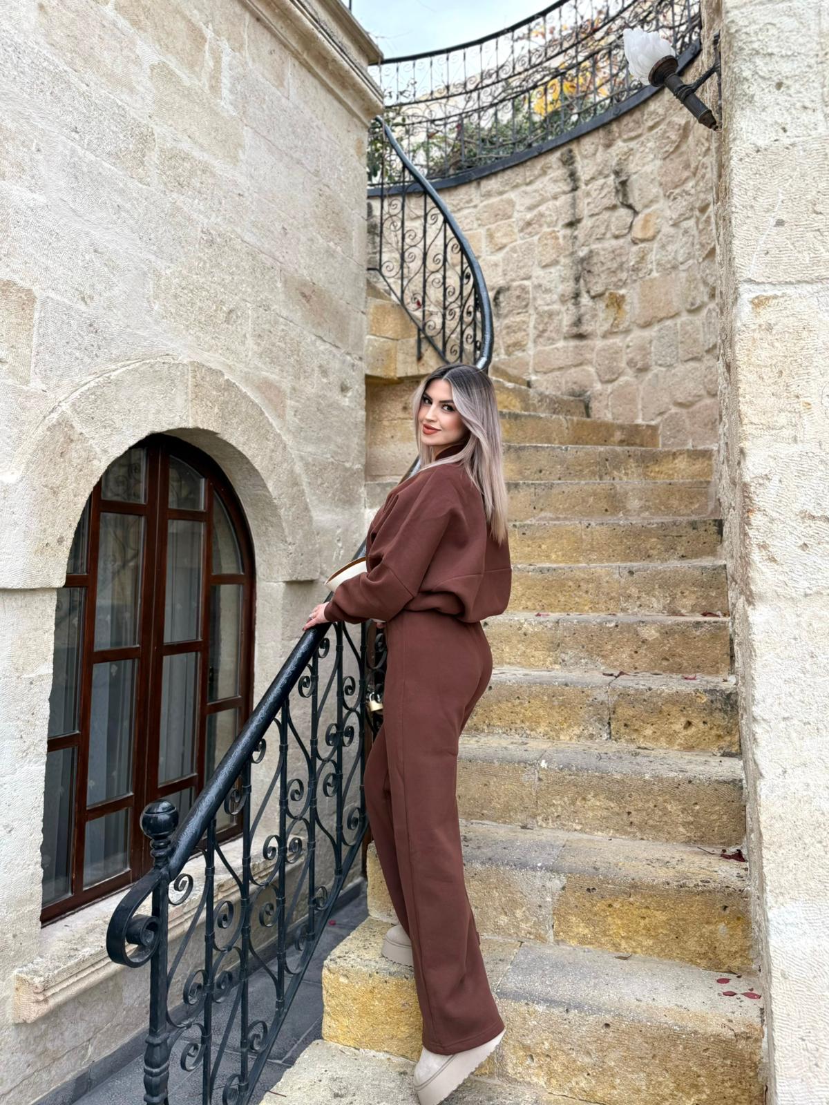 Kahverengi Önü Dikiş Detaylı Pantolon Sweat Takım 3 Kahverengi Önü Dikiş Detaylı Pantolon Sweat Takım - Görsel 3