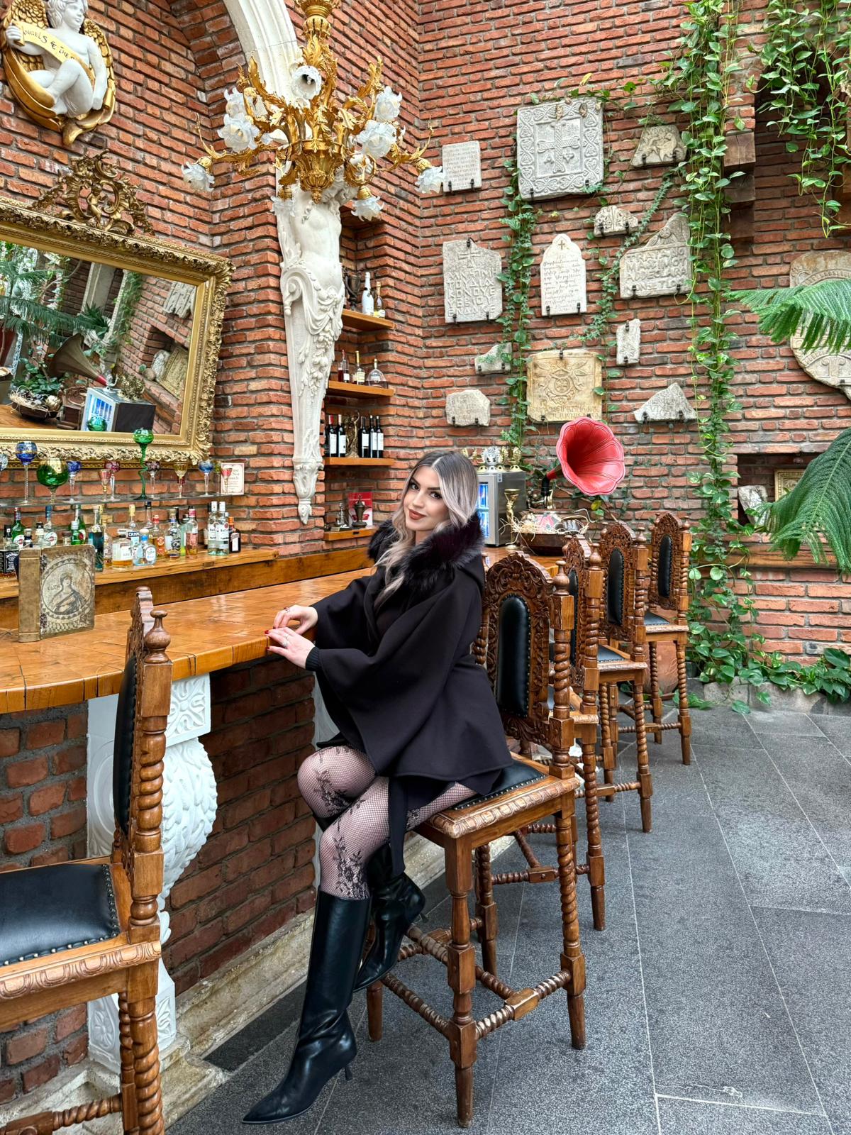 Darking Siyah Kuşaklı Kürklü Panço 5 Darking Siyah Kuşaklı Kürklü Panço - Görsel 5