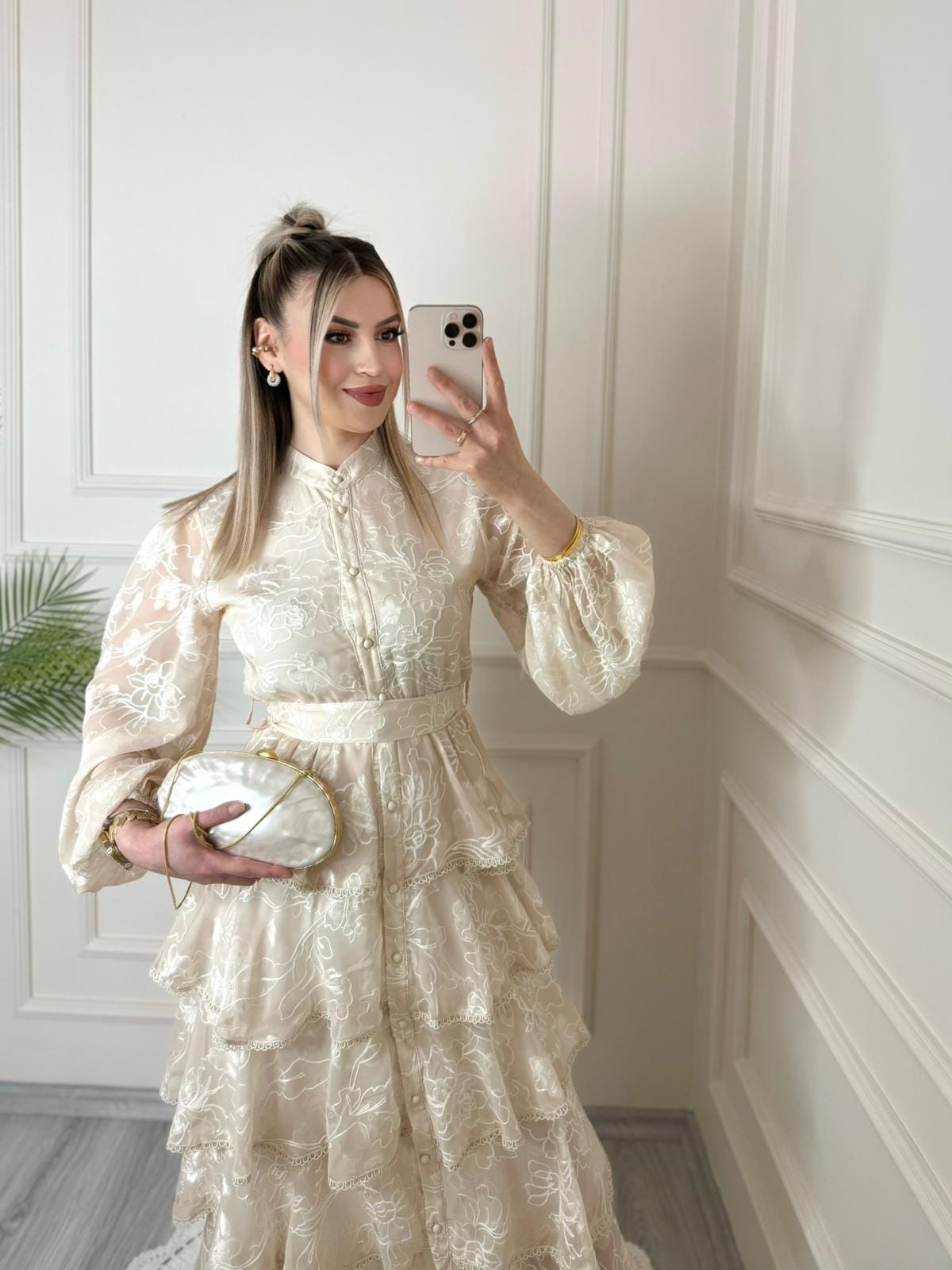 Bej Boydan Düğmeli Nakışlı Kuşaklı Beli Lastik Detaylı Kat Kat Premium Tasarım Elbise 2 Bej Boydan Düğmeli Nakışlı Kuşaklı Beli Lastik Detaylı Kat Kat Premium Tasarım Elbise - Görsel 2