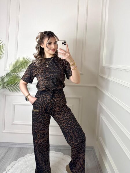 M*U Orjinal Marka Taş İşlemeli Kısa Kollu Takım