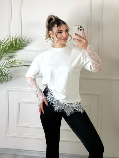 Ekru Etek Ucu ve Kolları Dantelli Tişört